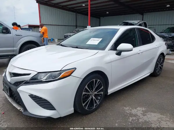 4T1G11AK2LU986822 2020 TOYOTA CAMRY - Image 2