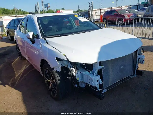 4T1G11AK2LU987341 2020 TOYOTA CAMRY - Image 1