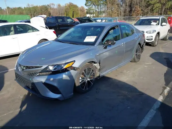 4T1G11AK2LU988747 2020 TOYOTA CAMRY - Image 2