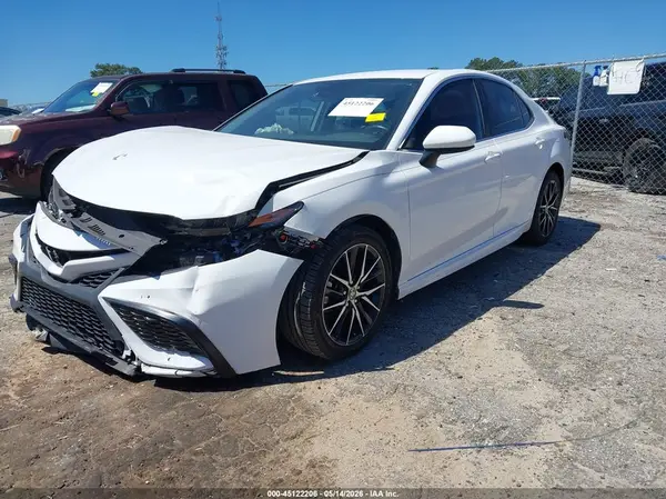 4T1G11AK2MU402954 2021 TOYOTA CAMRY - Image 2