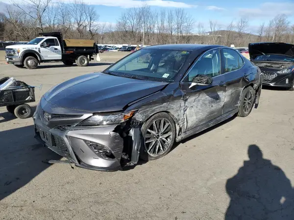 4T1G11AK2MU406857 2021 TOYOTA CAMRY - Image 1