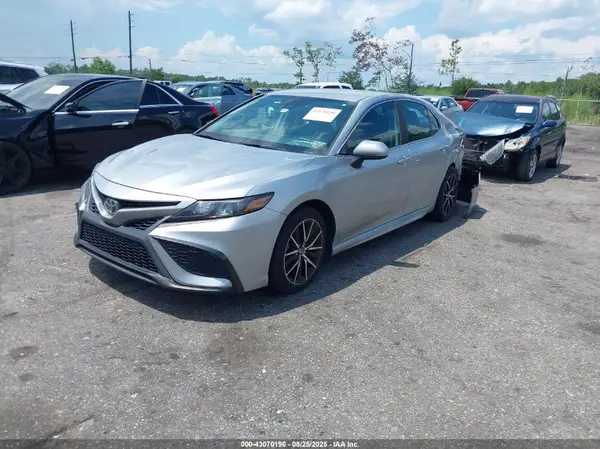 4T1G11AK2MU407104 2021 TOYOTA CAMRY - Image 2