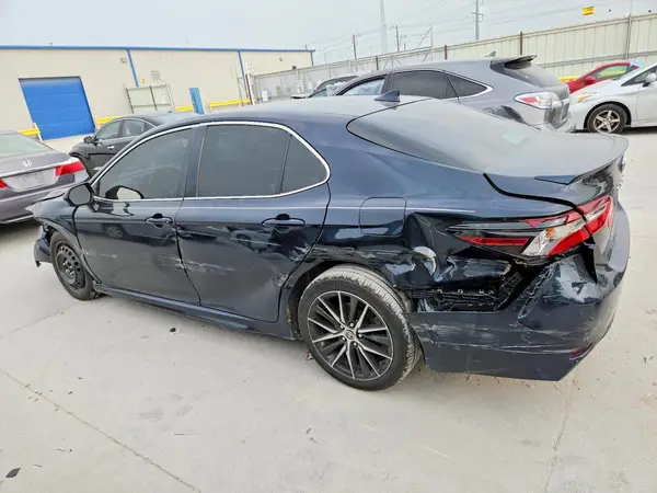 4T1G11AK2MU408155 2021 TOYOTA CAMRY - Image 2