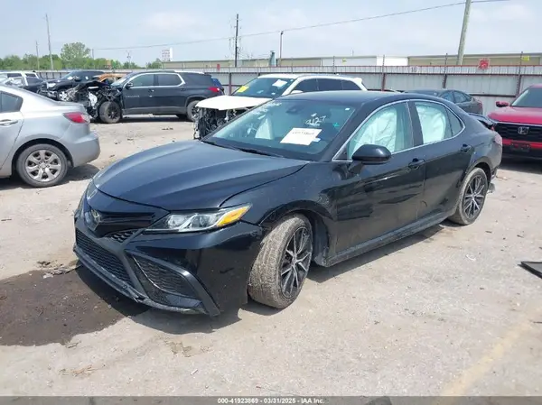 4T1G11AK2MU409127 2021 TOYOTA CAMRY - Image 2
