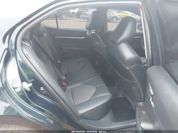 4T1G11AK2MU410018 2021 TOYOTA CAMRY - Image 8
