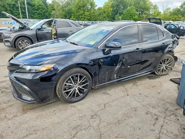 4T1G11AK2MU413842 2021 TOYOTA CAMRY - Image 1