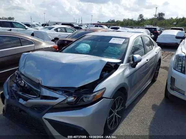 4T1G11AK2MU414456 2021 TOYOTA CAMRY - Image 2