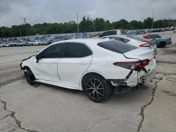 4T1G11AK2MU418264 2021 TOYOTA CAMRY - Image 2