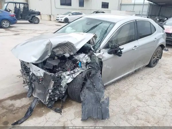 4T1G11AK2MU422475 2021 TOYOTA CAMRY - Image 2