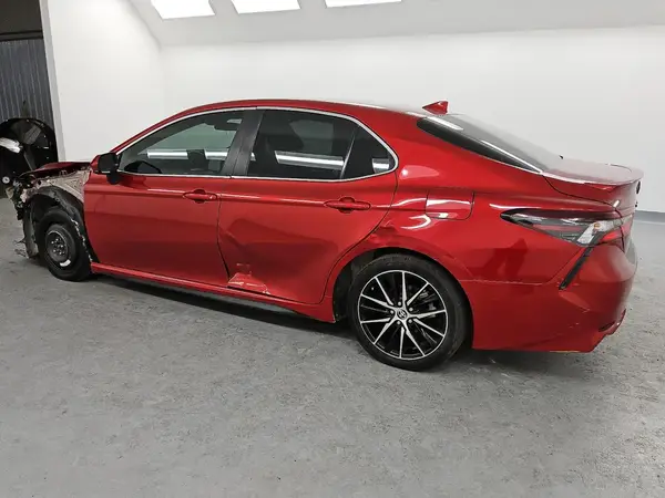 4T1G11AK2MU422783 2021 TOYOTA CAMRY - Image 2