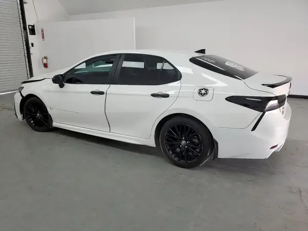 4T1G11AK2MU423710 2021 TOYOTA CAMRY - Image 2