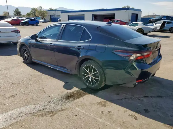 4T1G11AK2MU425912 2021 TOYOTA CAMRY - Image 2