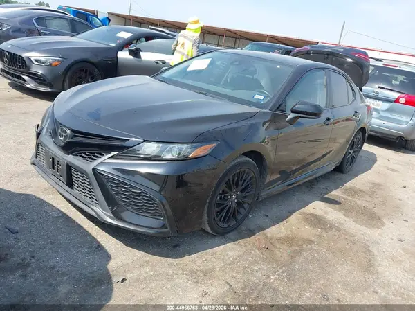 4T1G11AK2MU429233 2021 TOYOTA CAMRY - Image 2