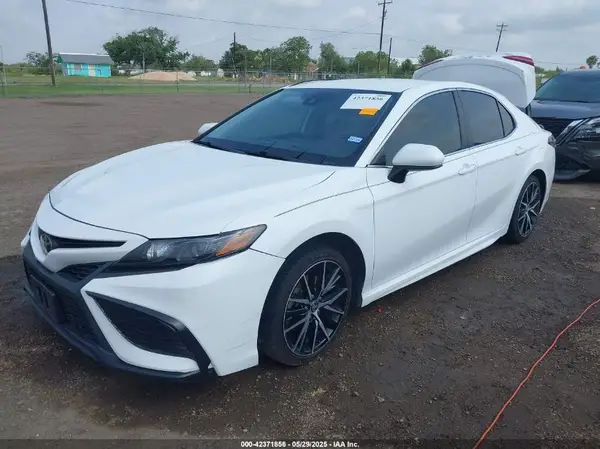 4T1G11AK2MU429247 2021 TOYOTA CAMRY - Image 2