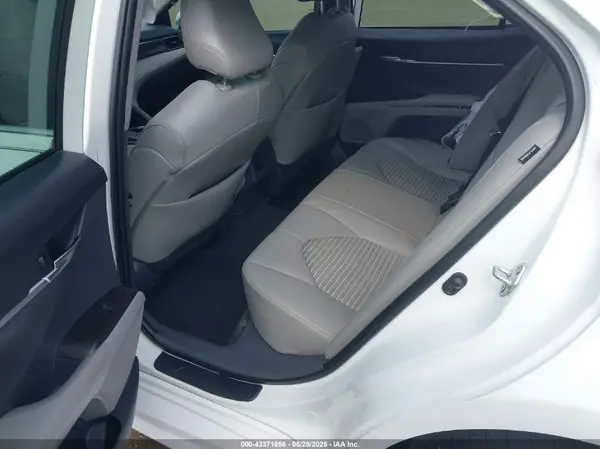 4T1G11AK2MU429247 2021 TOYOTA CAMRY - Image 8