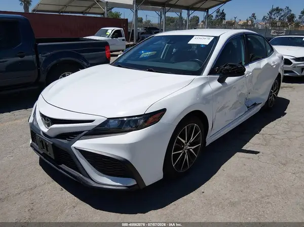 4T1G11AK2MU433265 2021 TOYOTA CAMRY - Image 2