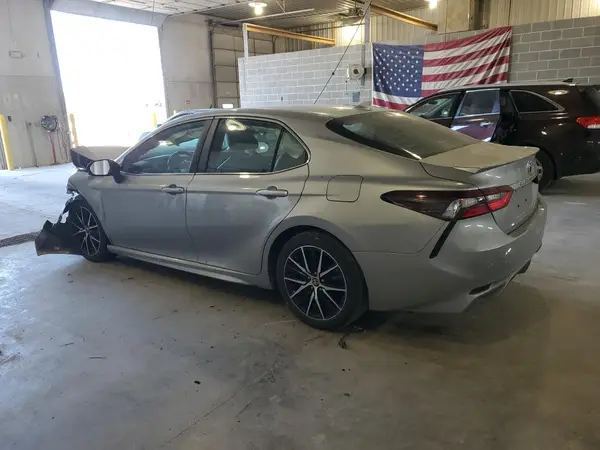4T1G11AK2MU434724 2021 TOYOTA CAMRY - Image 2