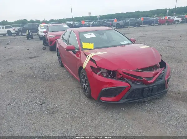 4T1G11AK2MU436554 2021 TOYOTA CAMRY - Image 1