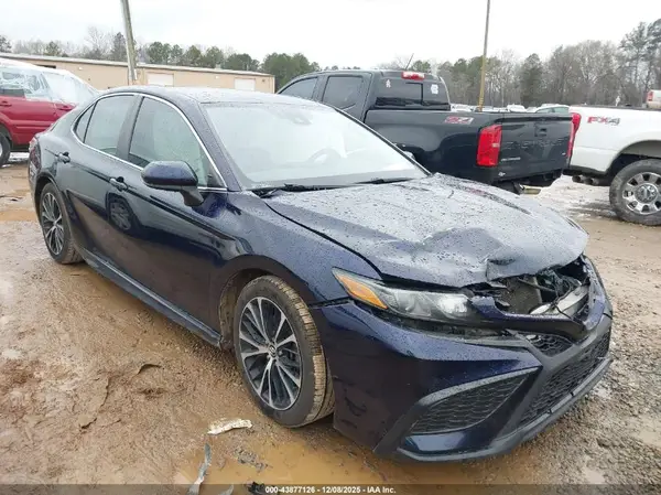 4T1G11AK2MU441544 2021 TOYOTA CAMRY - Image 1
