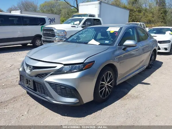4T1G11AK2MU442936 2021 TOYOTA CAMRY - Image 2