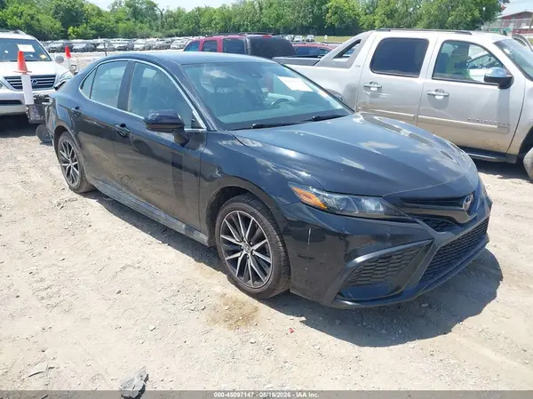 4T1G11AK2MU444637 2021 TOYOTA CAMRY - Image 1