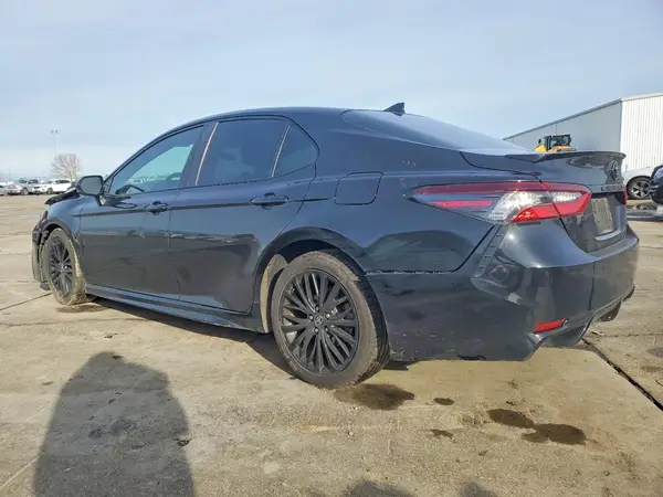 4T1G11AK2MU449773 2021 TOYOTA CAMRY - Image 2
