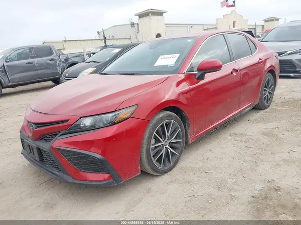 4T1G11AK2MU451958 2021 TOYOTA CAMRY - Image 2