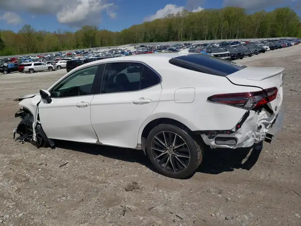 4T1G11AK2MU454410 2021 TOYOTA CAMRY - Image 2