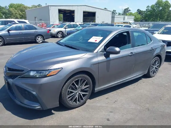 4T1G11AK2MU454794 2021 TOYOTA CAMRY - Image 2