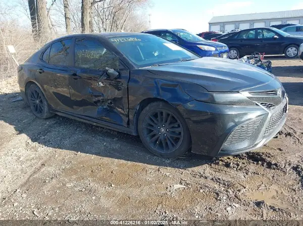 4T1G11AK2MU456433 2021 TOYOTA CAMRY - Image 1