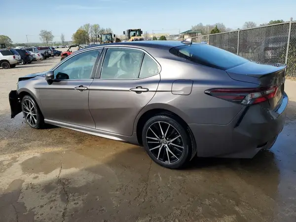 4T1G11AK2MU461003 2021 TOYOTA CAMRY - Image 2