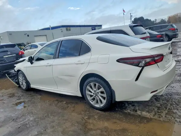4T1G11AK2MU462538 2021 TOYOTA CAMRY - Image 2