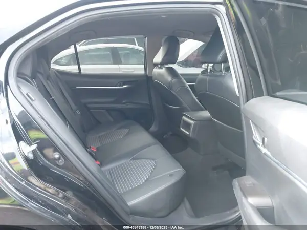 4T1G11AK2MU464449 2021 TOYOTA CAMRY - Image 8