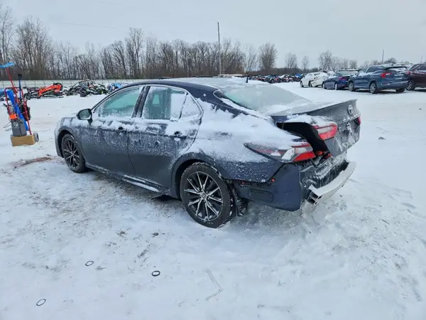 4T1G11AK2MU464726 2021 TOYOTA CAMRY - Image 2