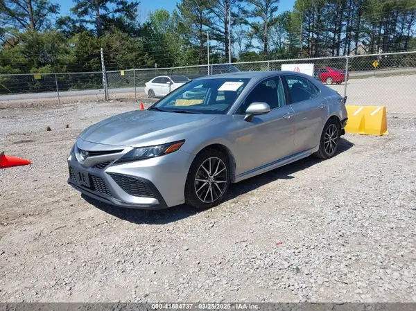 4T1G11AK2MU464824 2021 TOYOTA CAMRY - Image 2
