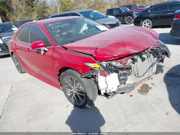 4T1G11AK2MU466394 2021 TOYOTA CAMRY - Image 1
