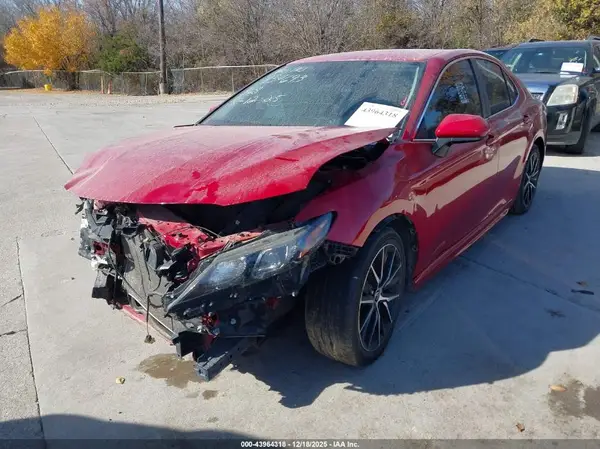 4T1G11AK2MU466394 2021 TOYOTA CAMRY - Image 2
