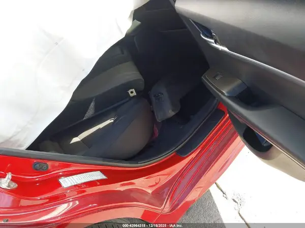 4T1G11AK2MU466394 2021 TOYOTA CAMRY - Image 8