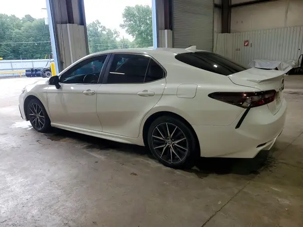 4T1G11AK2MU467531 2021 TOYOTA CAMRY - Image 2