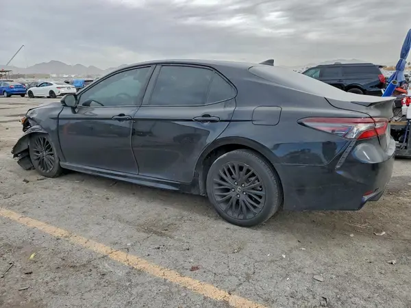 4T1G11AK2MU469375 2021 TOYOTA CAMRY - Image 2