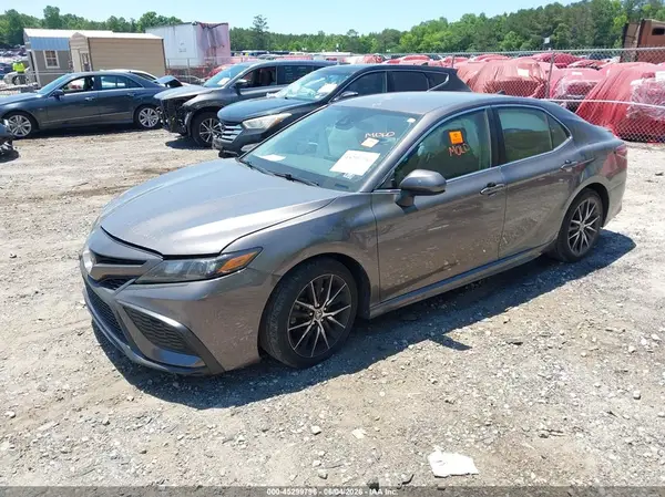 4T1G11AK2MU469909 2021 TOYOTA CAMRY - Image 2