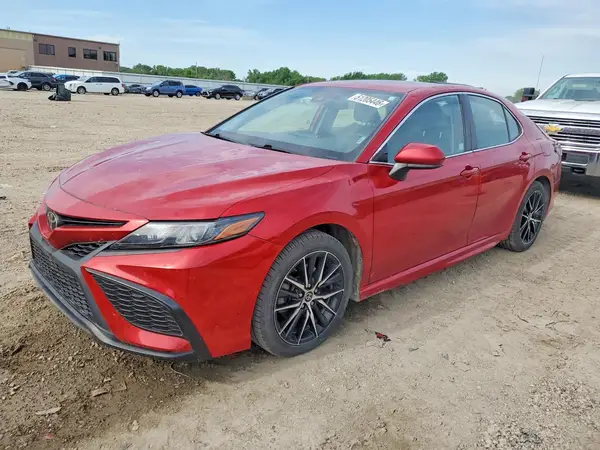4T1G11AK2MU469974 2021 TOYOTA CAMRY - Image 1