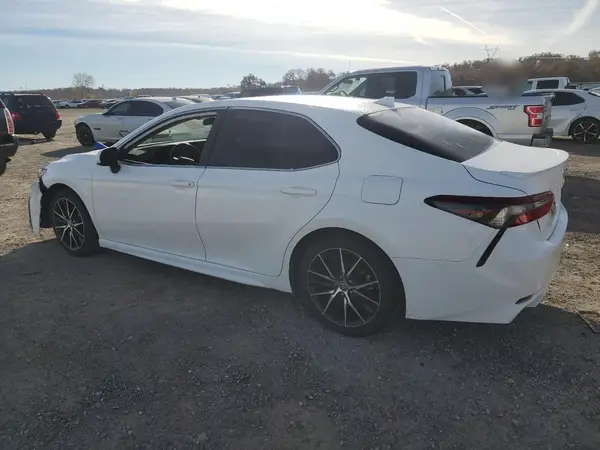 4T1G11AK2MU470039 2021 TOYOTA CAMRY - Image 2