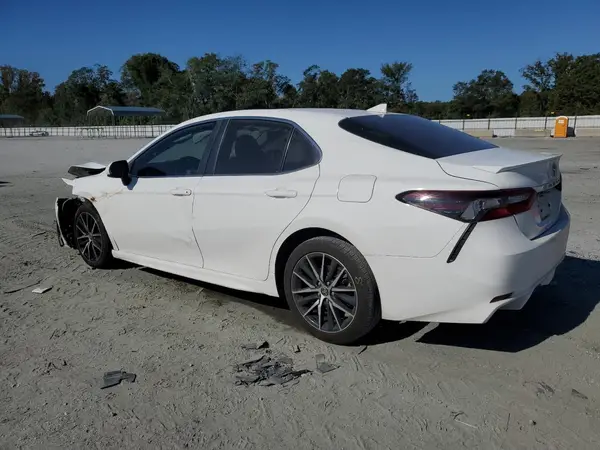 4T1G11AK2MU476326 2021 TOYOTA CAMRY - Image 2