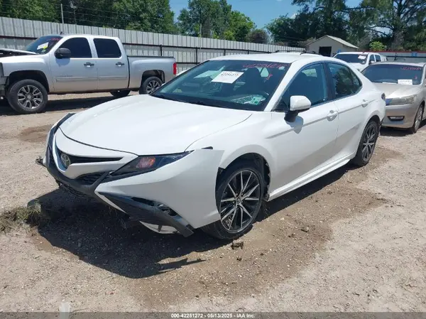 4T1G11AK2MU477668 2021 TOYOTA CAMRY - Image 2