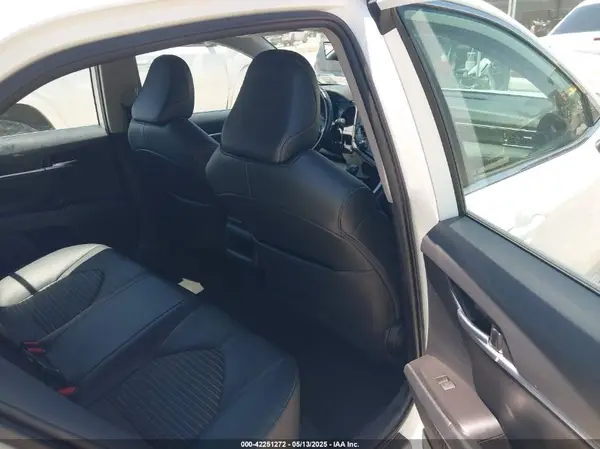 4T1G11AK2MU477668 2021 TOYOTA CAMRY - Image 8