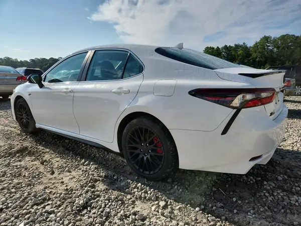 4T1G11AK2MU478366 2021 TOYOTA CAMRY - Image 2