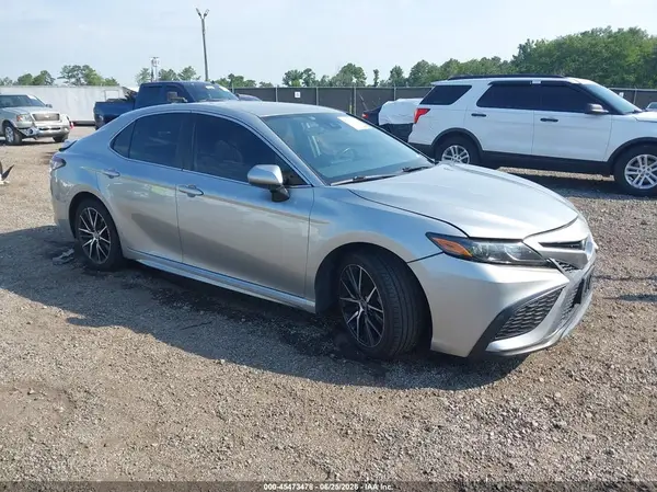 4T1G11AK2MU482577 2021 TOYOTA CAMRY - Image 1