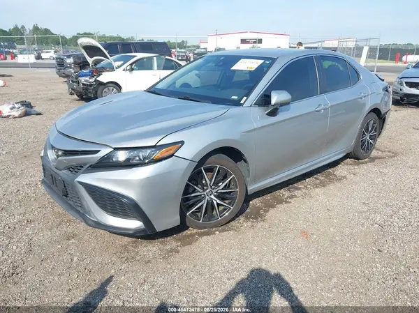 4T1G11AK2MU482577 2021 TOYOTA CAMRY - Image 2