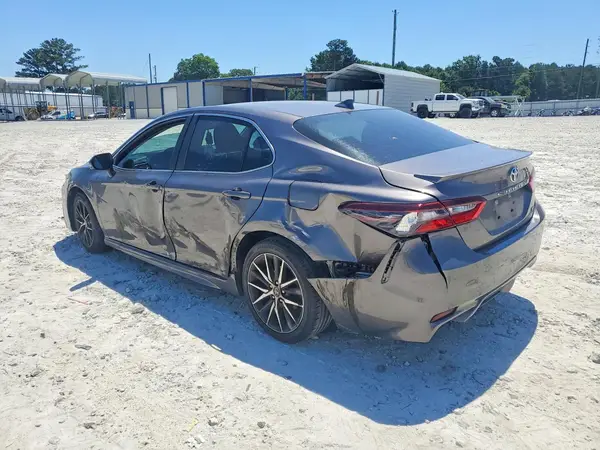 4T1G11AK2MU483633 2021 TOYOTA CAMRY - Image 2